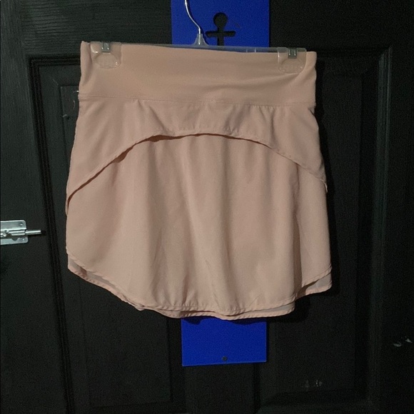 Chic Peach Skort - Picture 2 of 2